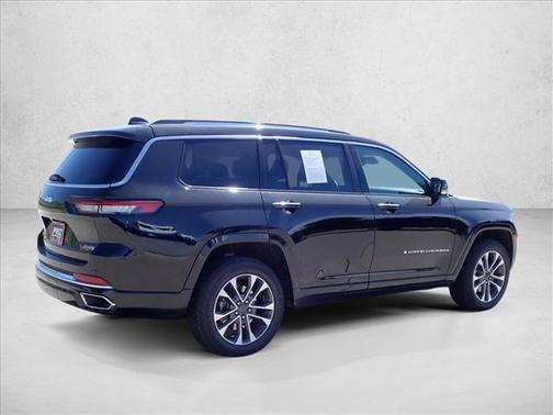 Diamond Black Crystal Pearlcoat 2022 Jeep Grand Cherokee L Overland
