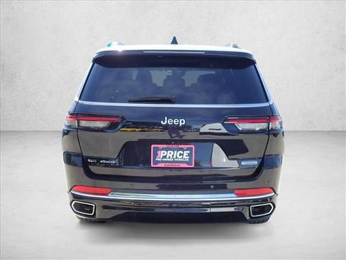 Diamond Black Crystal Pearlcoat 2022 Jeep Grand Cherokee L Overland