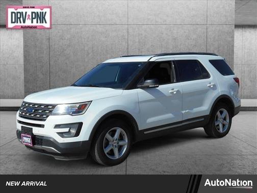 Photo 1 of 21 of 2017 Ford Explorer XLT