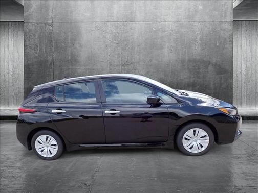 2025 Nissan Leaf S