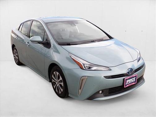 2022 Toyota Prius LE