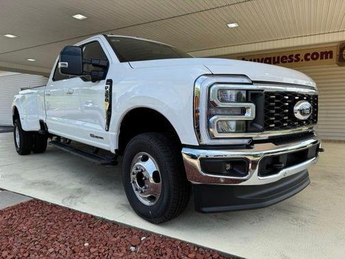 Star White Metallic Tri-Coat 2026 Ford F-350 Lariat