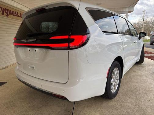 2025 Chrysler Pacifica L
