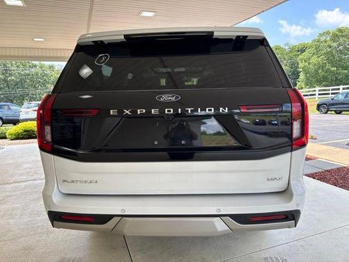 Oxford White 2025 Ford Expedition Max Platinum