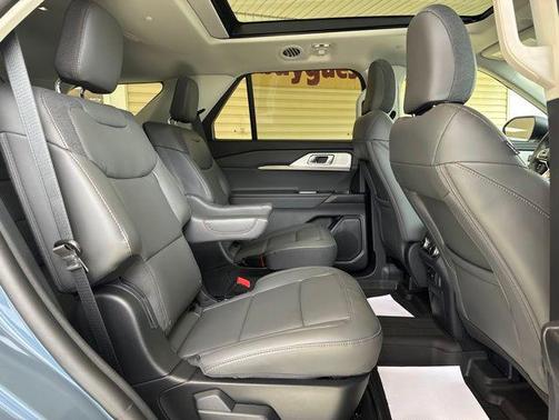 Vapor Blue Metallic 2026 Ford Explorer Active
