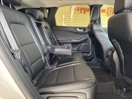 Star White Metallic Tri-Coat 2024 Ford Escape Platinum