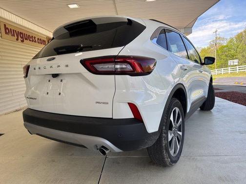 Star White Metallic Tri-Coat 2024 Ford Escape Platinum
