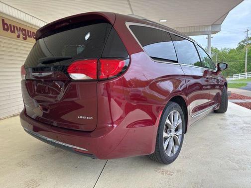 Velvet Red Pearlcoat 2020 Chrysler Pacifica Limited