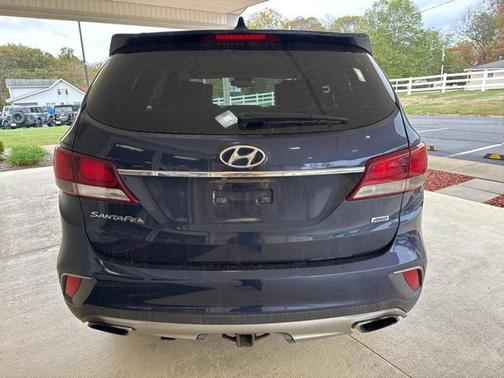 2017 Hyundai SANTA FE SE