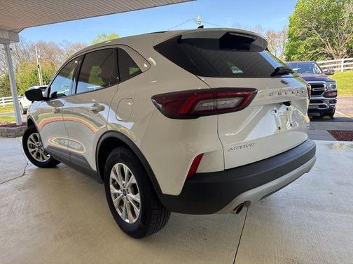 Oxford White 2023 Ford Escape Active