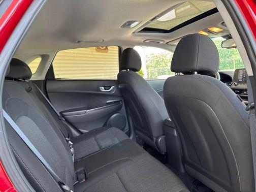 Pulse Red 2022 Hyundai KONA SEL