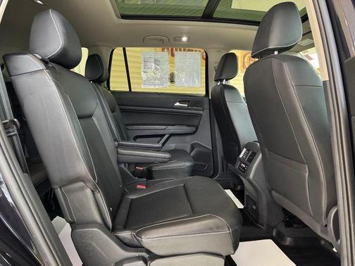 Deep Black Pearl 2021 Volkswagen Atlas SEL