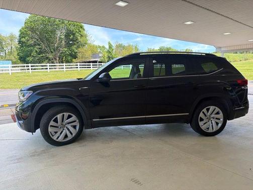 Deep Black Pearl 2021 Volkswagen Atlas SEL