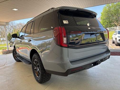 Glacier Gray Metallic Tri-Coat 2026 Ford Expedition Tremor