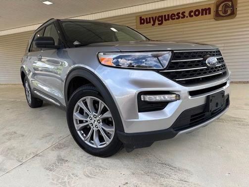 Iconic Silver Metallic 2024 Ford Explorer XLT