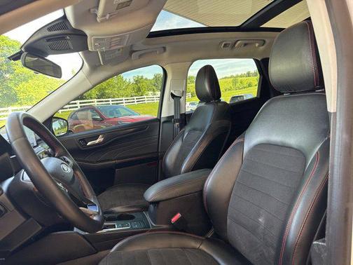 White Metallic 2022 Ford Escape SEL