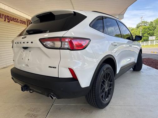White Metallic 2022 Ford Escape SEL