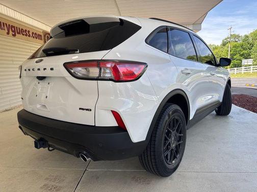 White Metallic 2022 Ford Escape SEL