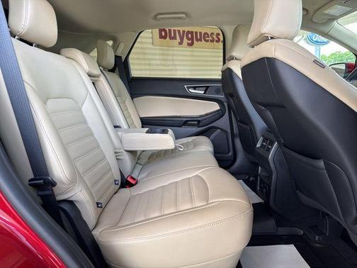 Rapid Red Metallic Tinted Clearcoat 2024 Ford Edge SEL