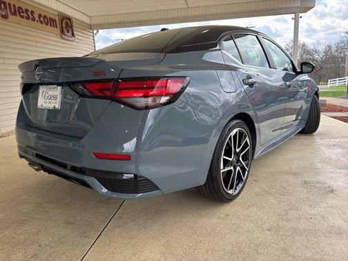 Atlantic Gray Metallic/Super Black 2024 Nissan Sentra SR