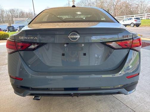 Atlantic Gray Metallic/Super Black 2024 Nissan Sentra SR