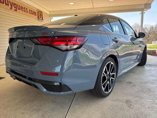 Atlantic Gray Metallic/Super Black 2024 Nissan Sentra SR