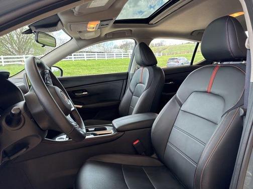 Atlantic Gray Metallic/Super Black 2024 Nissan Sentra SR