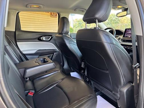 Granite Crystal Metallic Clearcoat 2022 Jeep Compass Limited