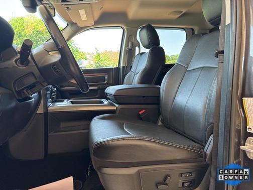 2018 RAM 2500 Laramie Crew Cab 4x4 6'4' Box