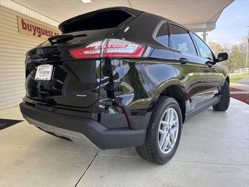 Agate Black Metallic 2024 Ford Edge SEL