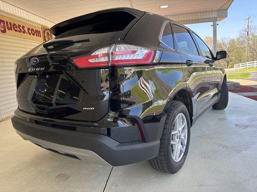 Agate Black Metallic 2024 Ford Edge SEL