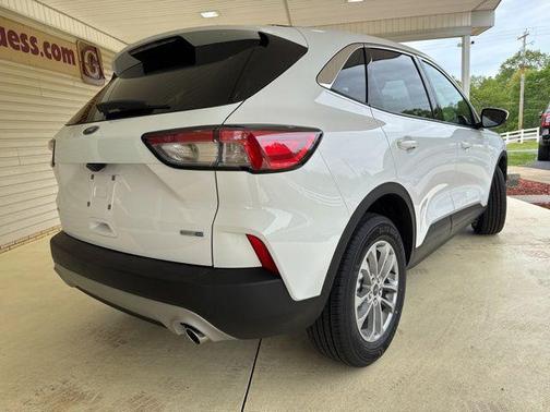 Oxford White 2020 Ford Escape SE