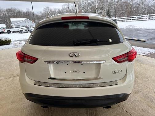 2015 INFINITI QX70 Base