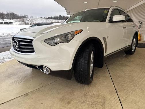 2015 INFINITI QX70 Base