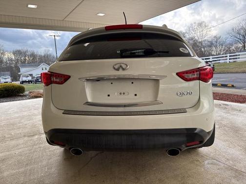2015 INFINITI QX70 Base