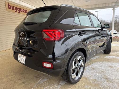 2023 Hyundai VENUE SEL