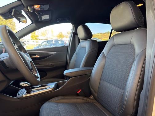 Summit White 2026 Buick Envista Preferred