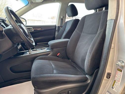 2013 Nissan Pathfinder SV