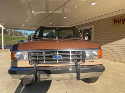 1990 Ford F-150 XLT Lariat