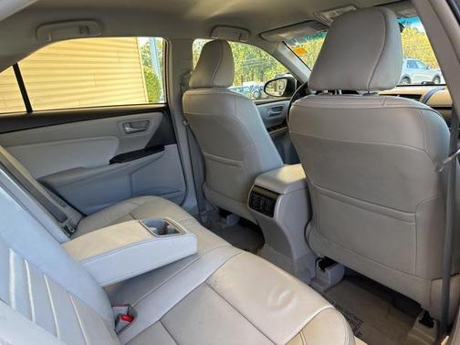 2016 Toyota Camry Hybrid XLE