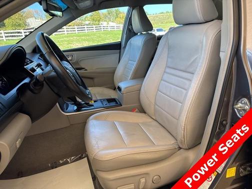 2016 Toyota Camry Hybrid XLE