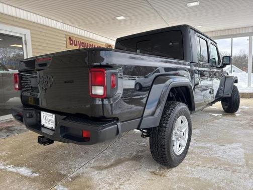 2022 Jeep Gladiator Sport S