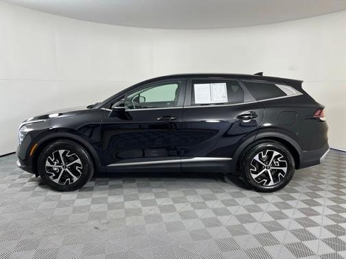 Ebony Black 2025 Kia Sportage EX