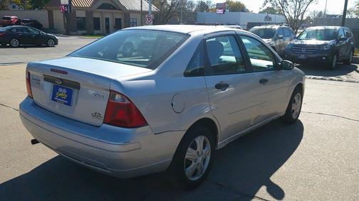 2005 Ford Focus ZX4 SE