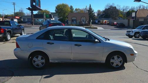 2005 Ford Focus ZX4 SE