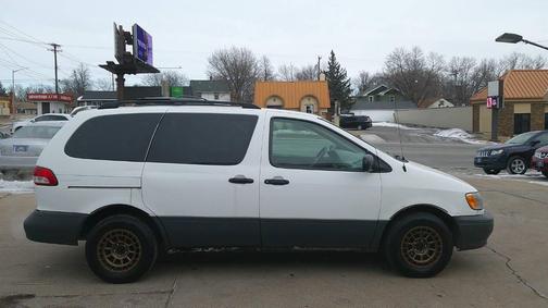 2002 Toyota Sienna CE