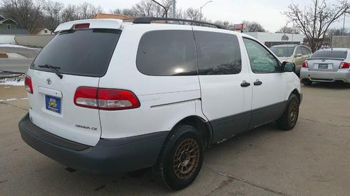 2002 Toyota Sienna CE