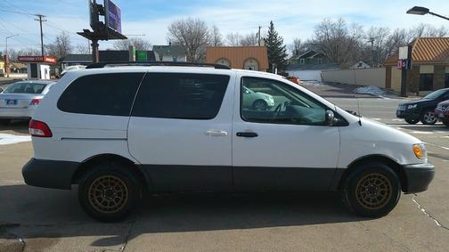 2002 Toyota Sienna CE