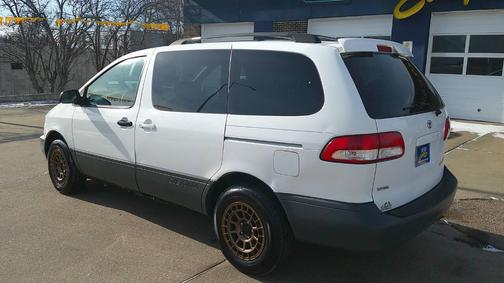 2002 Toyota Sienna CE