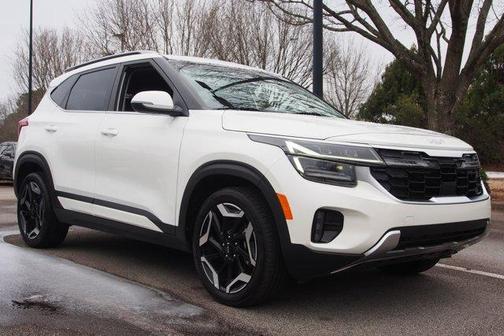 Snow White Pearl 2025 Kia Seltos SX
